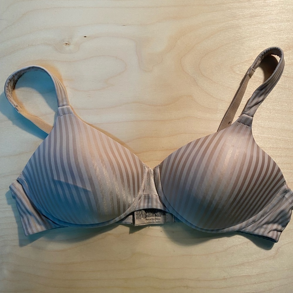 Playtex Bra. 36C (GR)